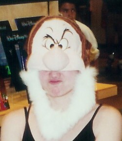 2001-09 MGM Grumpy hat 01c