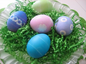 Dyeing-Easter-Eggs-010-300x225